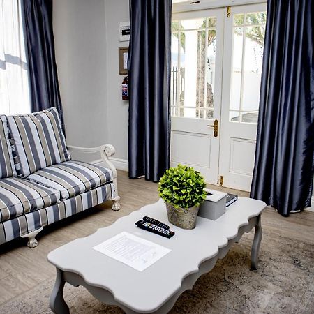 French Karoo Guesthouse Beaufort West Extérieur photo