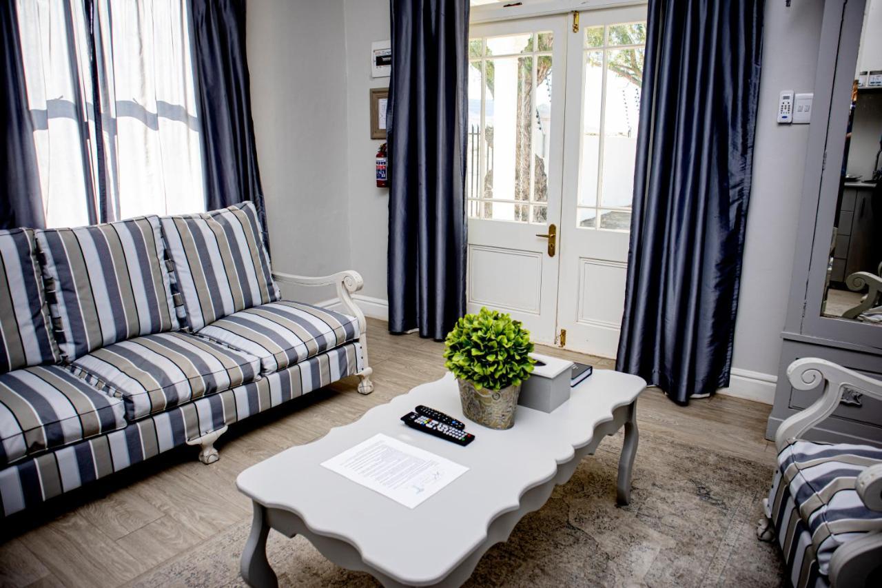 French Karoo Guesthouse Beaufort West Extérieur photo